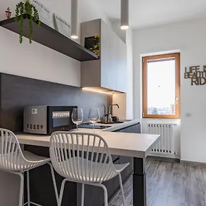  Apartamento Licia & Tonino Near The Station Italia